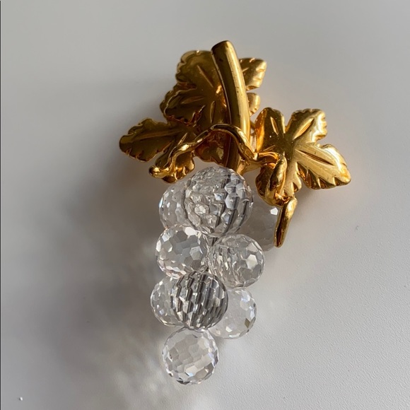 Swarovski Crystal Memories grape cluster brooch - Picture 2 of 6